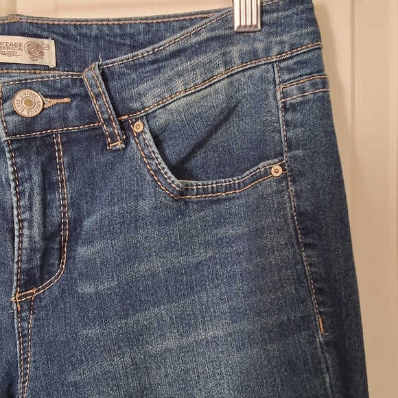 Woman's jeans - Picture 8 of 9